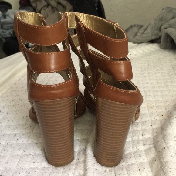 Circus by Sam Edelman strapping heels - Picture 2 of 5